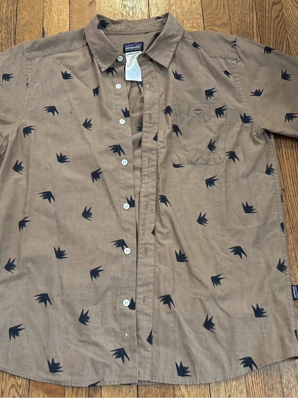 Patagonia Men’s Brown Short-Sleeve Button-Up Shirt with Agave Print